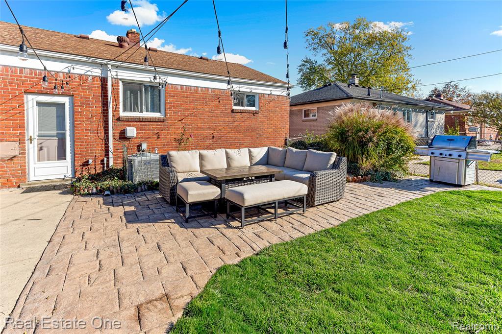 9864 Fox Avenue W, Allen Park, MI 48101 — Photo 4