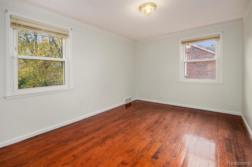 5800 BISHOP Street, Detroit, MI 48224 — Photo 8