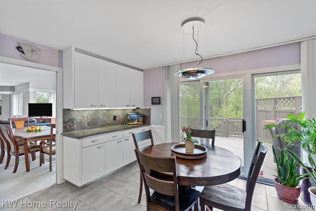 4958 COUNTRYSIDE Drive, West Bloomfield, MI 48323 — Photo 18