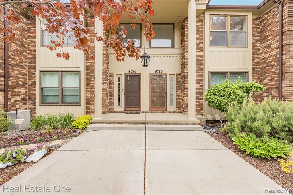 4320 Knightsbridge Lane, West Bloomfield, MI 48323 — Photo 3