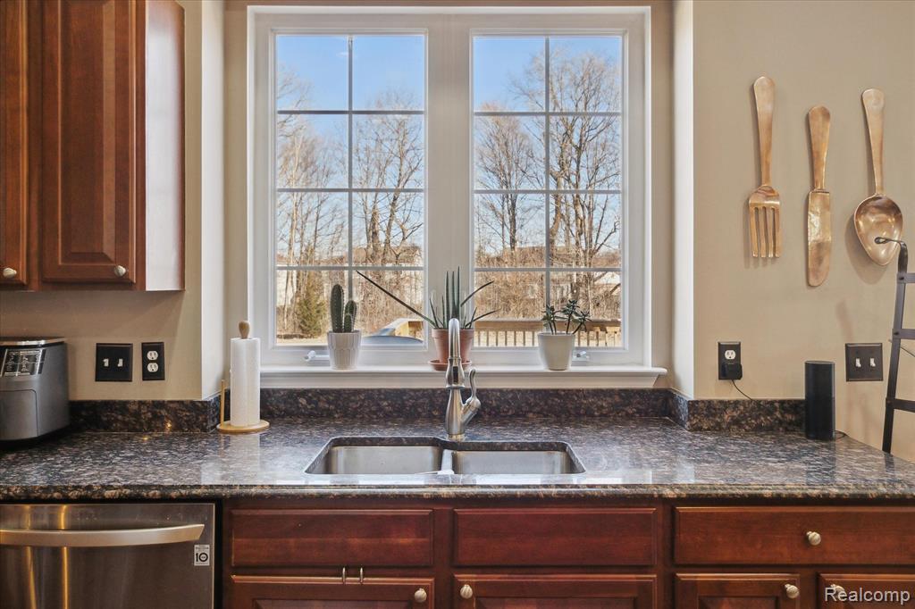 8695 INDIGO Lane, Ypsilanti, MI 48197 — Photo 17