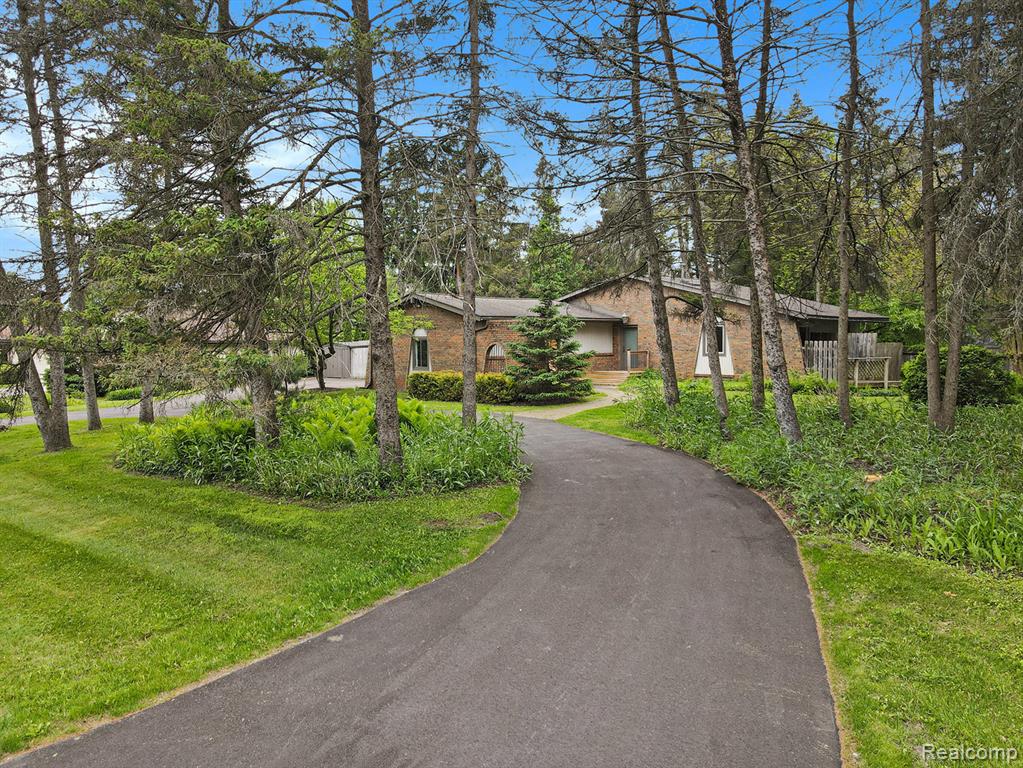7831 Caberfae Trail, Clarkston, MI 48348 — Photo 26