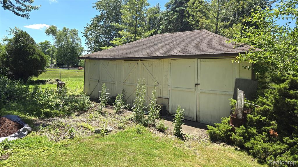 7993 CHURCH Road, Grosse Ile, MI 48138 — Photo 27