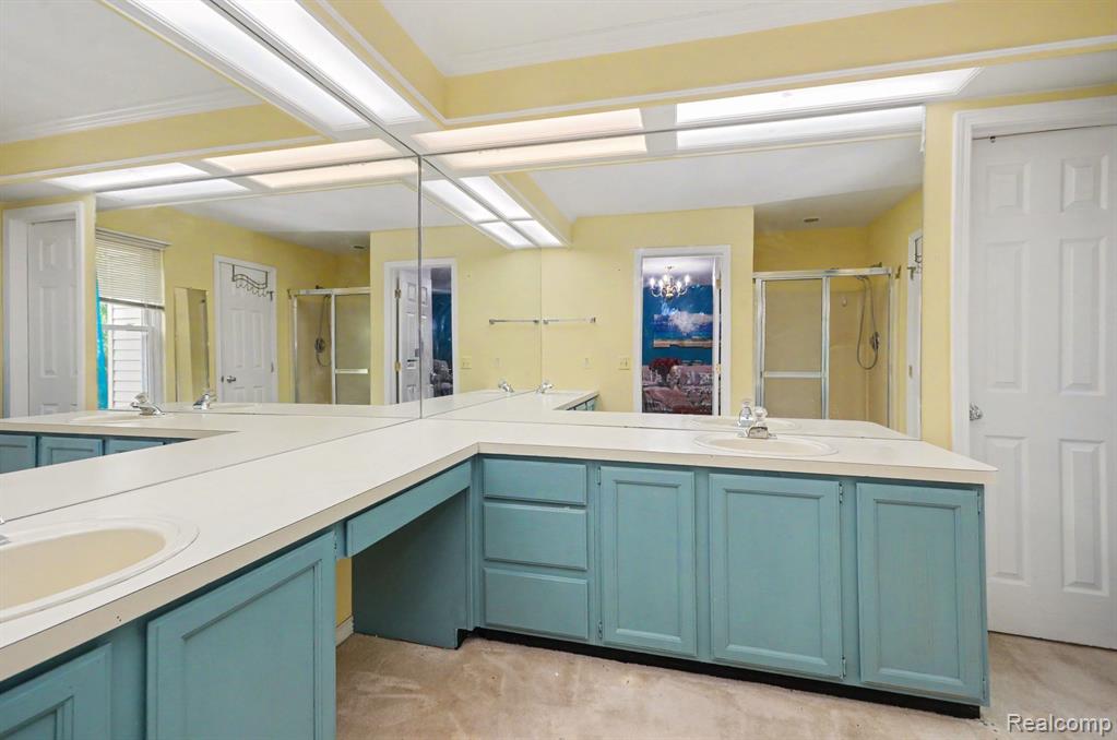 425 Thornridge Court, Rochester Hills, MI 48307 — Photo 19