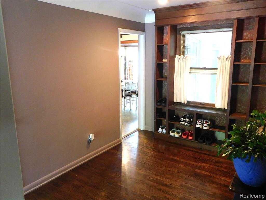 825 Pettibone Avenue, Flint, MI 48507 — Photo 17