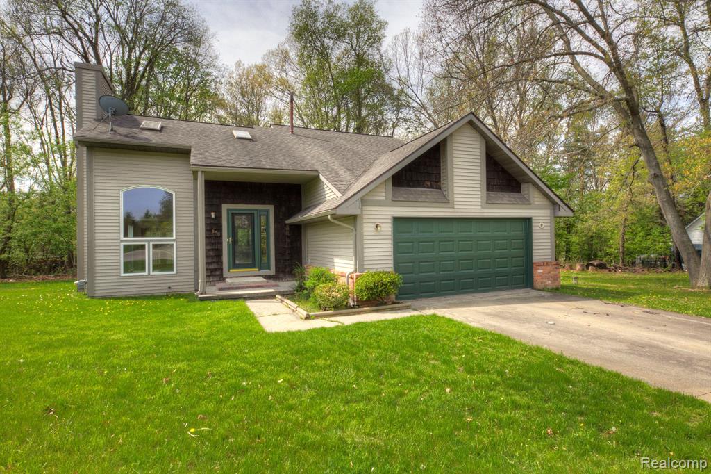 850 VILLAGE PINE Lane, Ortonville, MI 48462 — Photo 2