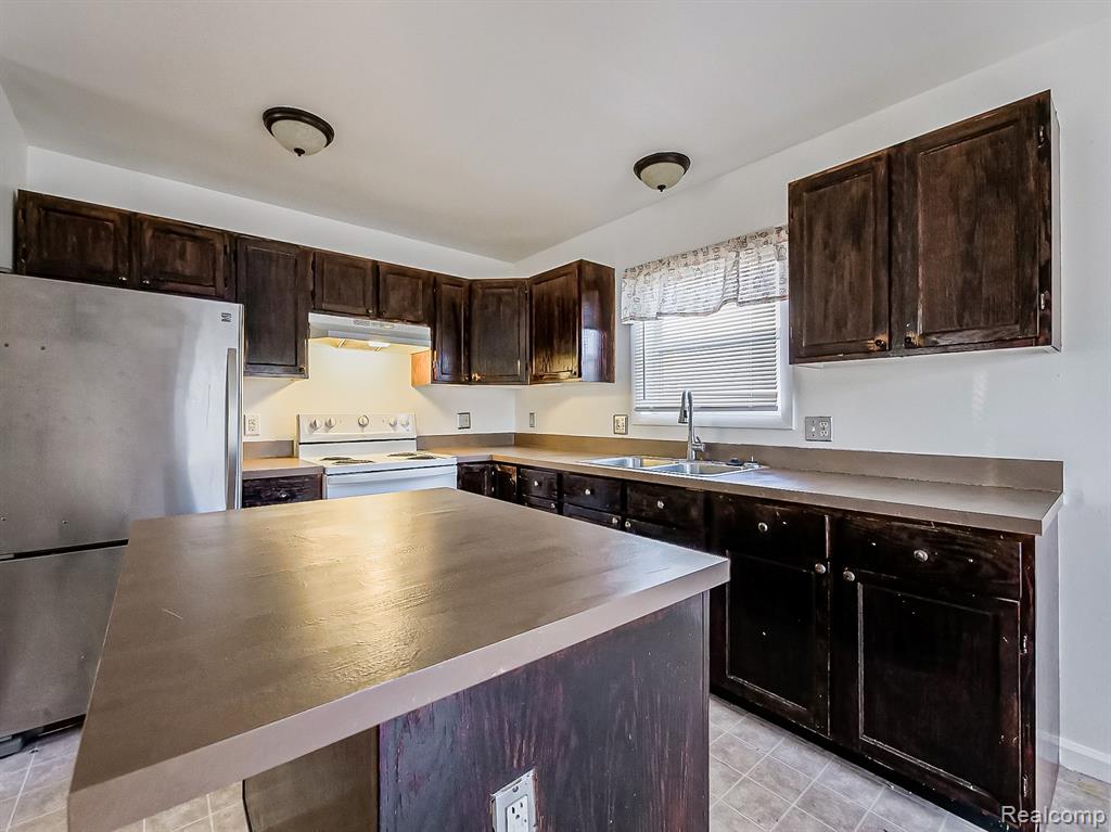 49 Oakhill Street, Pontiac, MI 48342 — Photo 6