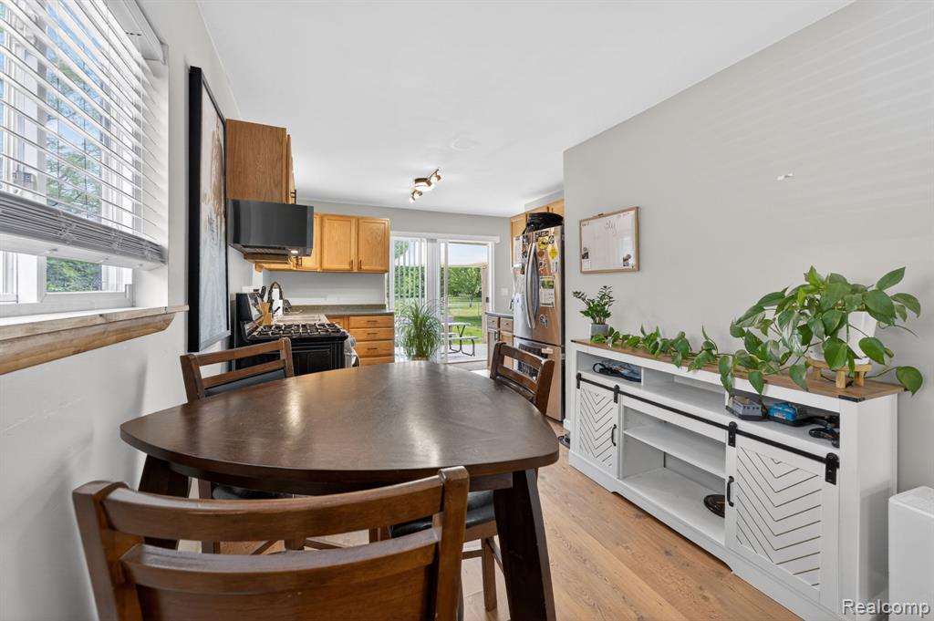 6354 Lapeer Road, Burton, MI 48509 — Photo 21