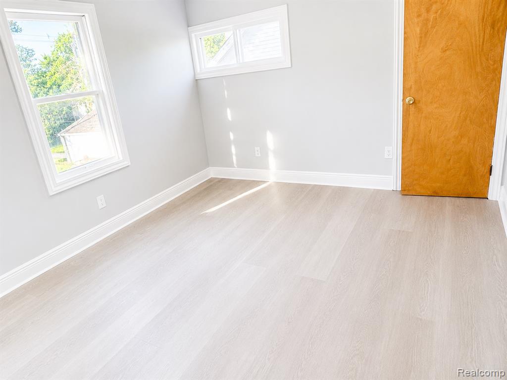 8463 Paige Avenue, Warren, MI 48089 — Photo 18