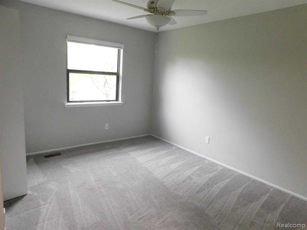5606 DRAKE HOLLOW Drive W, West Bloomfield, MI — Photo 43