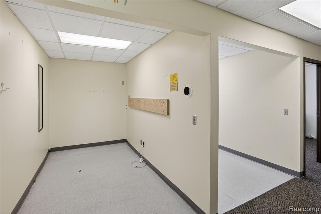 10683 S SAGINAW Street, Grand Blanc, MI 48439 — Photo 14