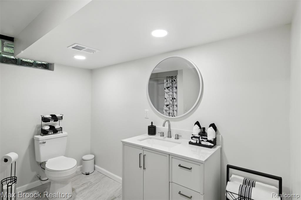 5561 Delmas Road, Clarkston, MI 48348 — Photo 39
