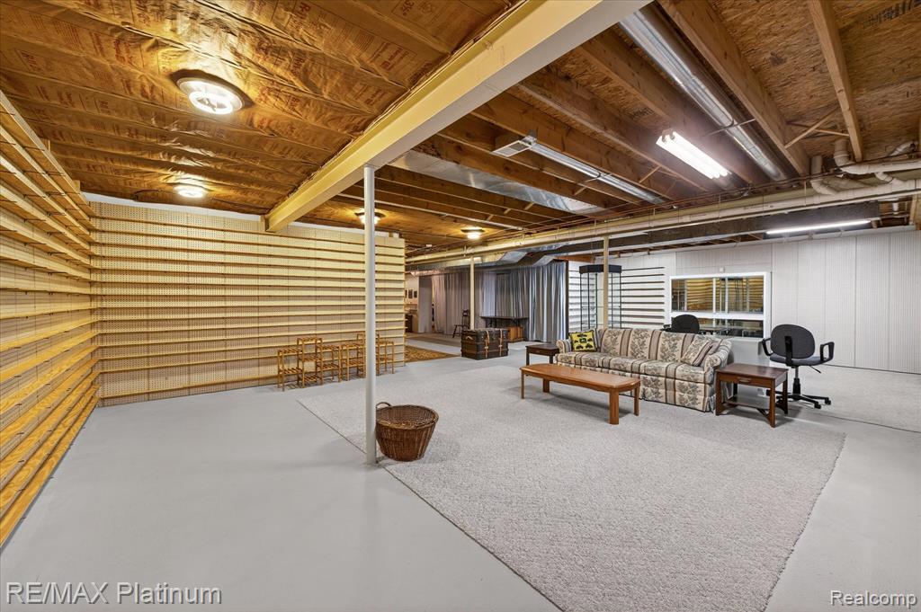 10696 Parker Court, South Lyon, MI 48178 — Photo 22