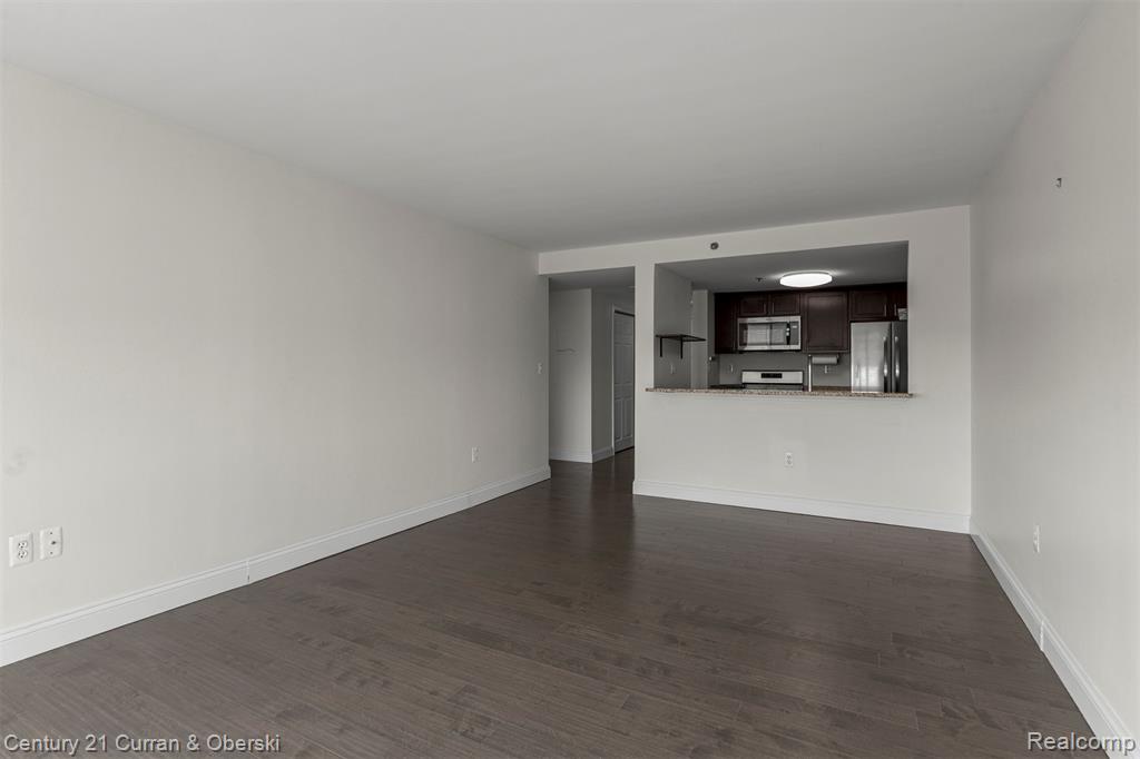 250 E Harbortown Drive, 708, Detroit, MI 48207 — Photo 11