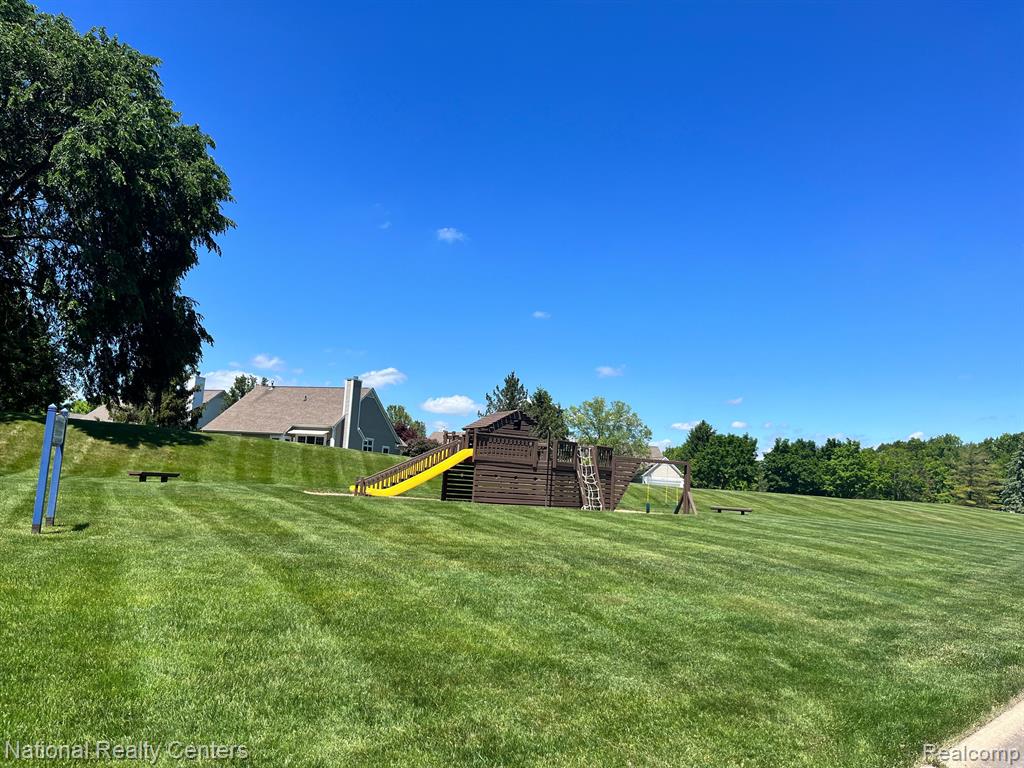 4952 STILLMEADOW Drive, Howell, MI 48843 — Photo 37