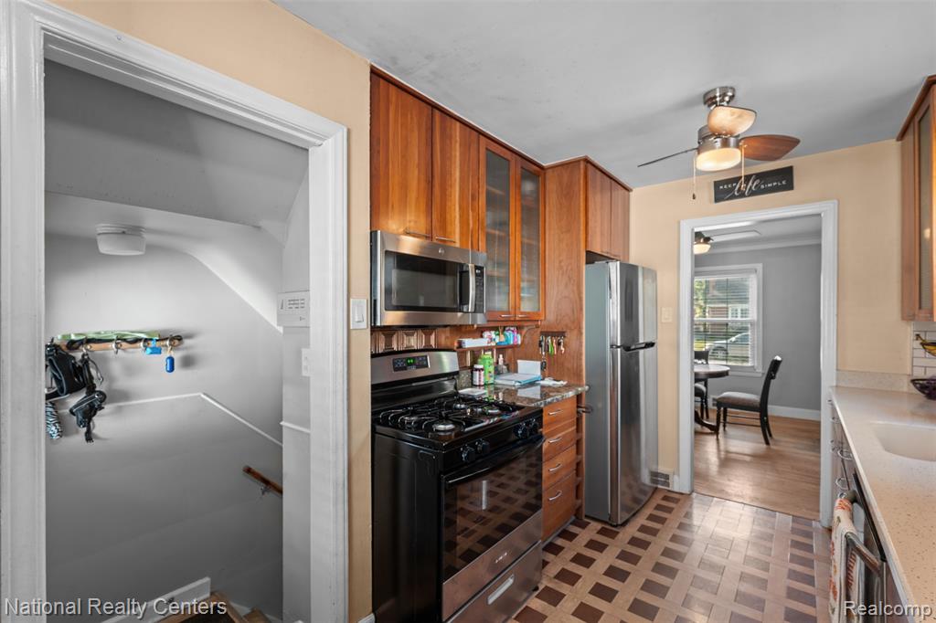 10834 Talbot Avenue, Huntington Woods, MI — Photo 12