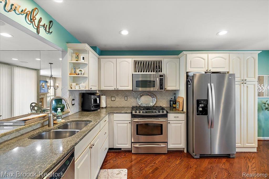 892 TARTAN Trail, Bloomfield Hills, MI 48304 — Photo 13