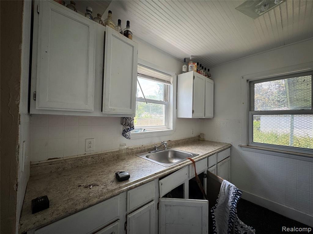 9710 Courville Street, Detroit, MI 48224 — Photo 11