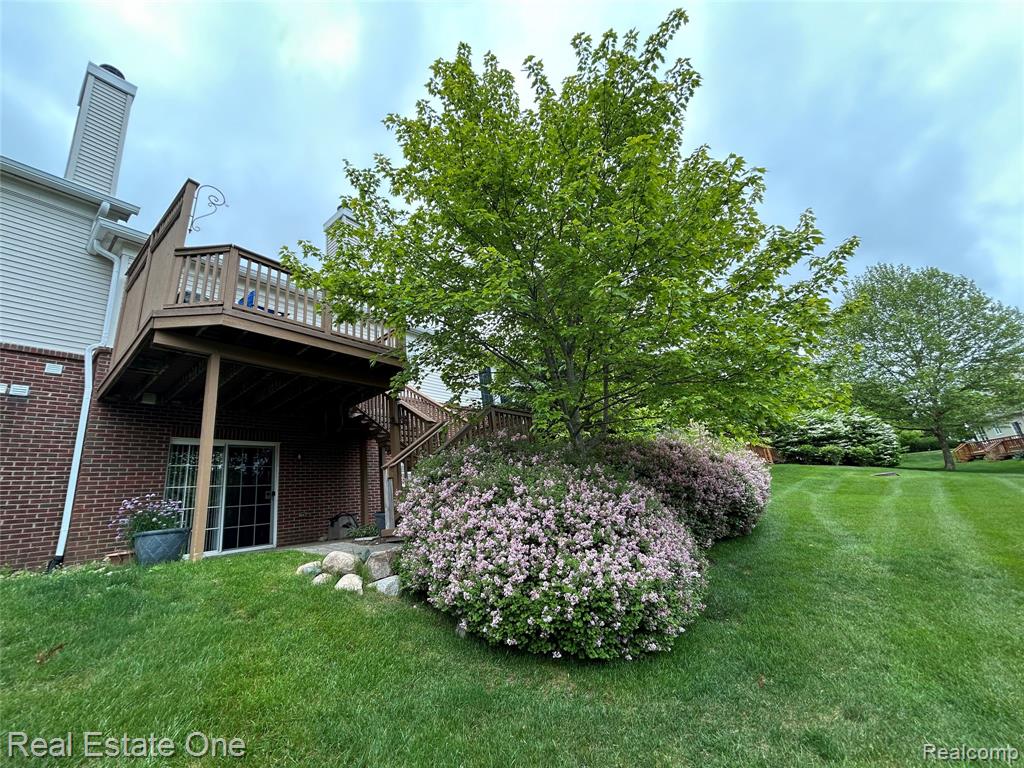 748 KNOLLS LANDING Drive, Milford, MI 48381 — Photo 16