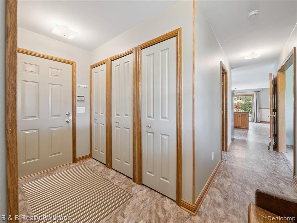 8560 Hough Road, Almont, MI 48003 — Photo 9
