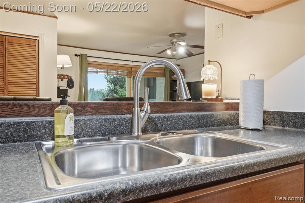 15055 Hubbard Street, 35, Livonia, MI 48154 — Photo 16