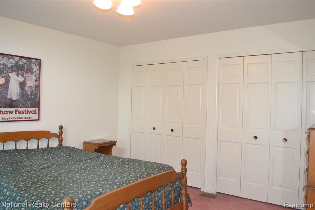 1052 PINEWOOD Court, Brighton, MI 48116 — Photo 15