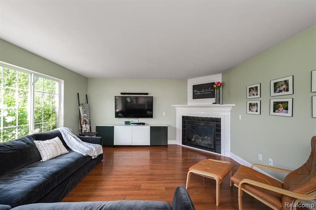 6388 JONQUIL Lane, Ypsilanti, MI 48197 — Photo 9