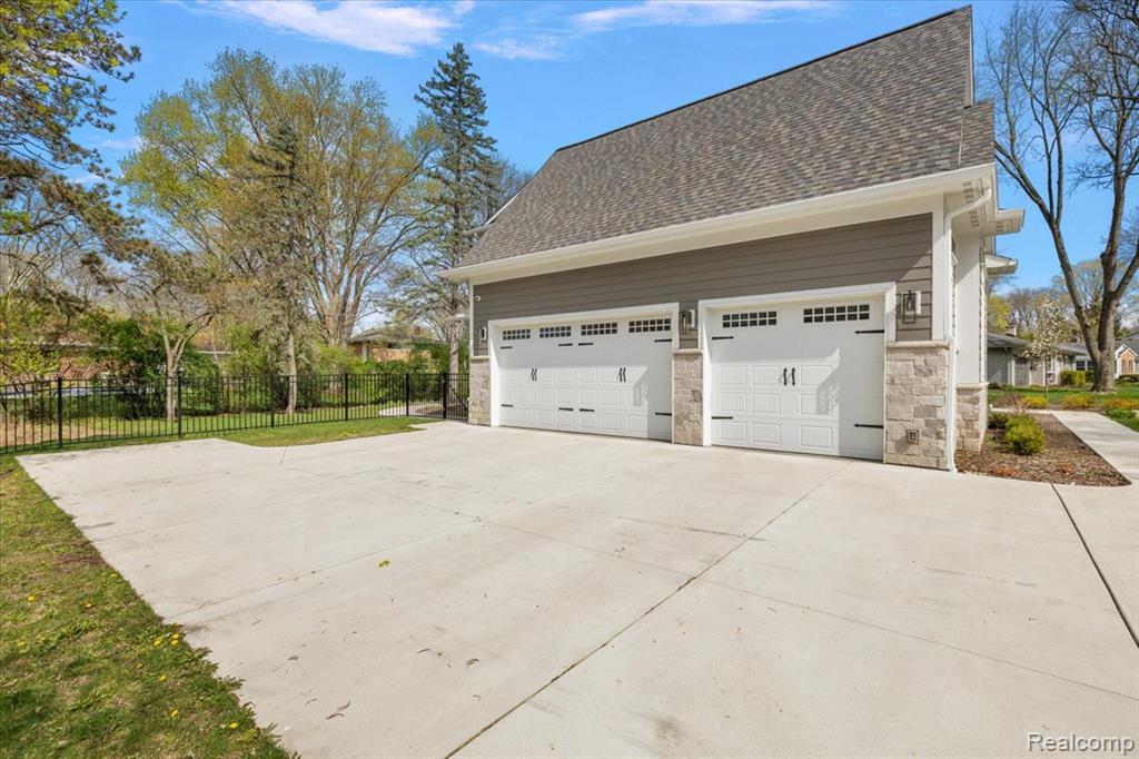 444 Hillboro Drive, Bloomfield, MI 48301 — Photo 69