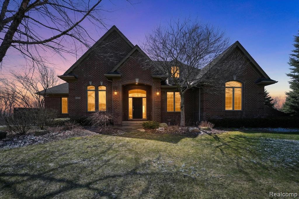 2591 Overbrook, Highland, MI