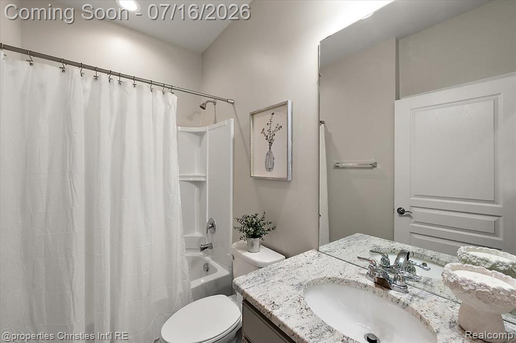 50026 Alden, Canton, MI 48188 — Photo 35