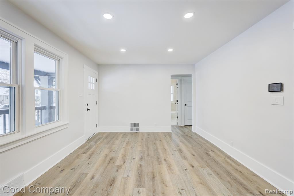 16309 Kirkshire Avenue, Beverly Hills, MI 48025 — Photo 11