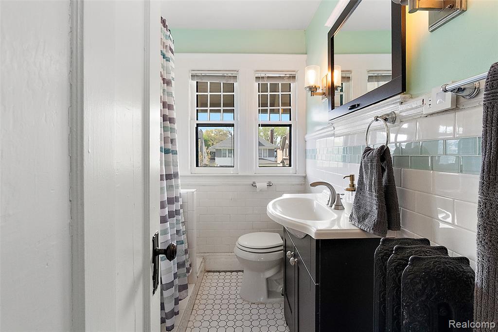 867 Edison Street, Detroit, MI 48202 — Photo 25