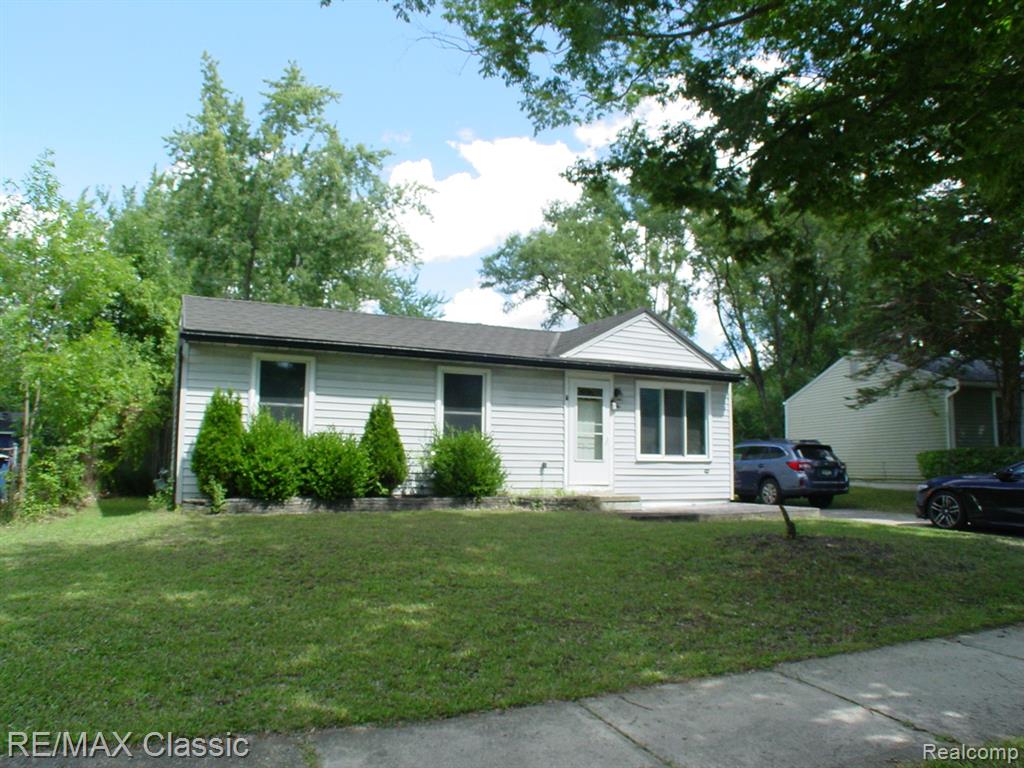 10 Blain Court, Ann Arbor, MI 48108 — front exterior