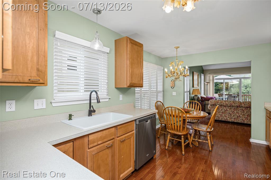 8206 Timber Trail, 82, White Lake, MI — Photo 12