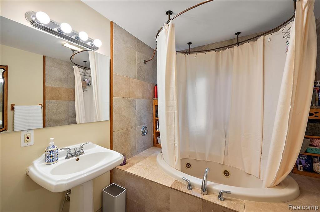 4550 Independence Drive, Clarkston, MI — Photo 47