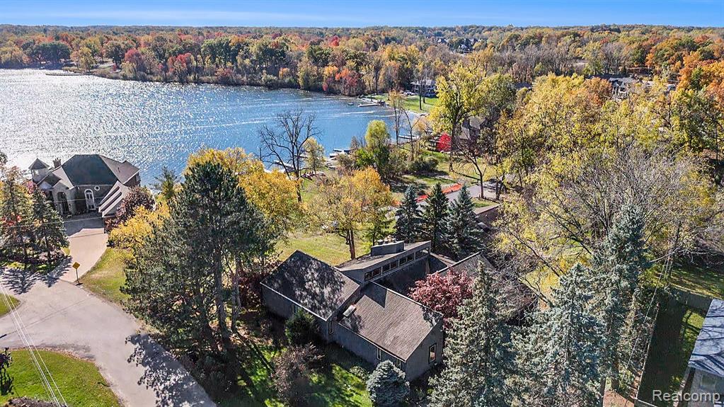 2501 Doleman Drive, West Bloomfield, MI 48324 — Photo 2