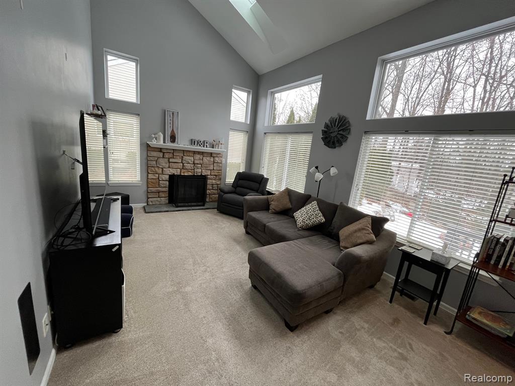 5592 JUNEBERRY Court, Waterford, MI 48329 — Photo 4