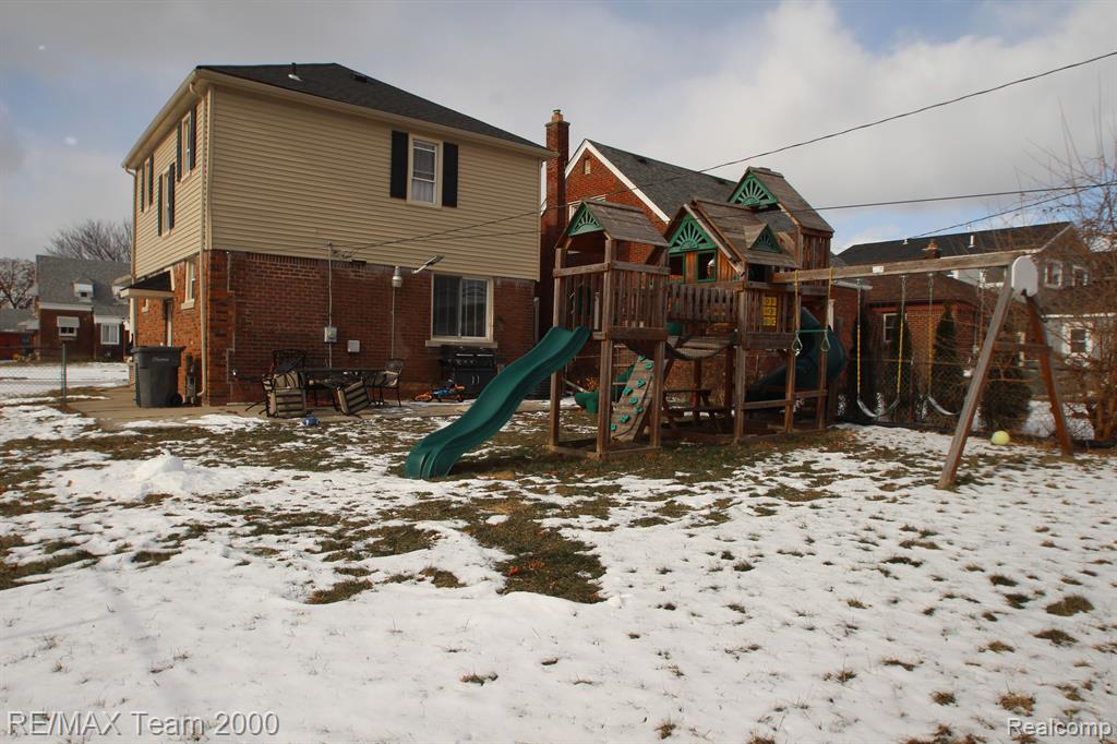 6000 ORCHARD Avenue, Dearborn, MI 48126 — Photo 23