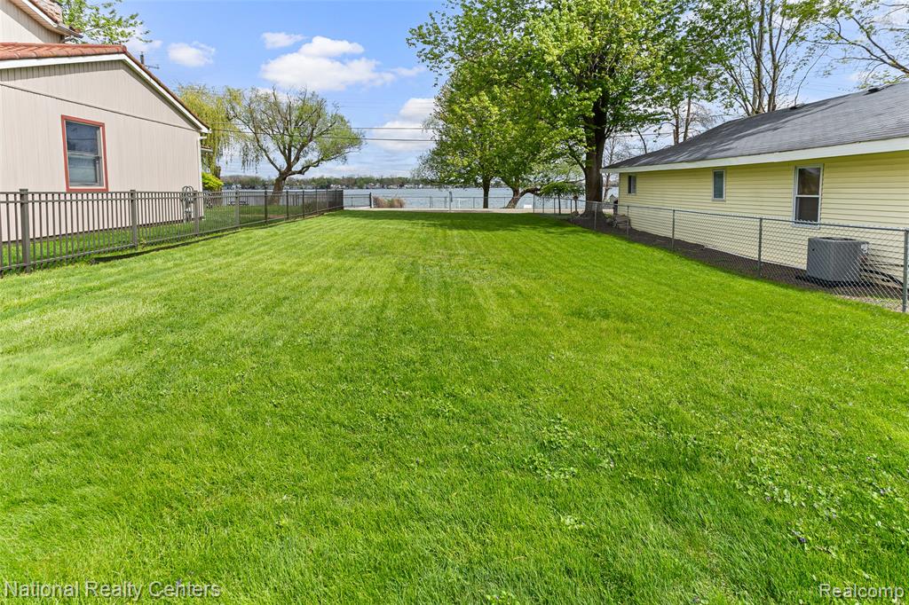 903 S. Lake Drive, Novi, MI — Photo 3