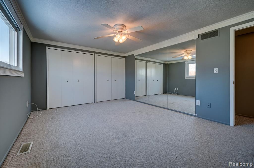 43047 Avon Court, Sterling Heights, MI 48313 — Photo 19