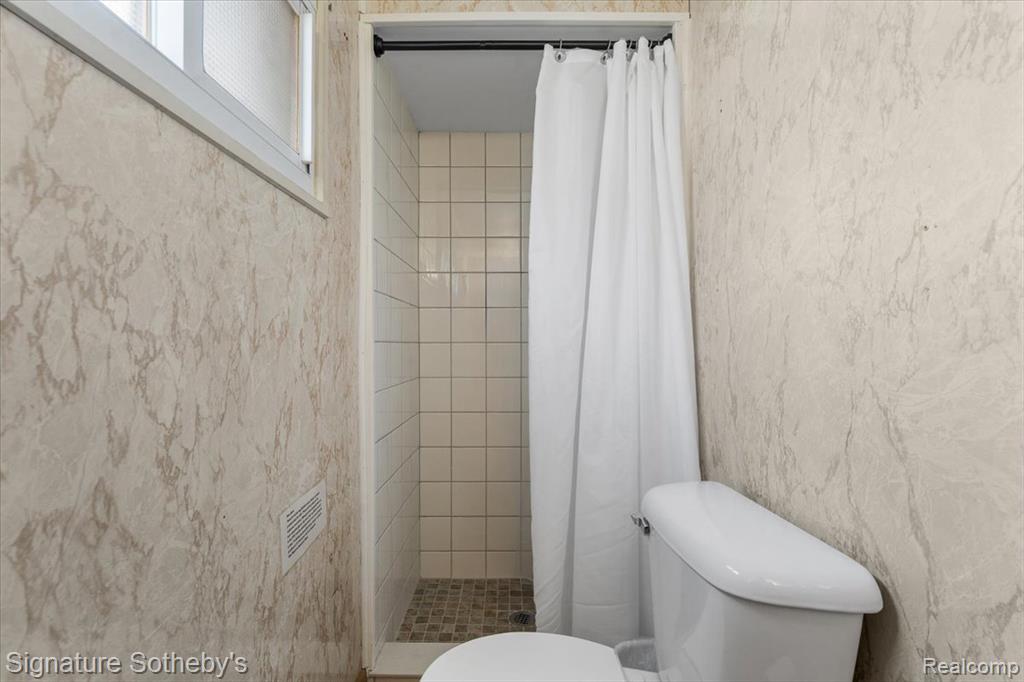 6997 Lakeshore Road, Lexington, MI 48450 — Photo 36