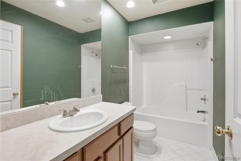 504 Overland Court, Oxford, MI 48371 — Photo 37