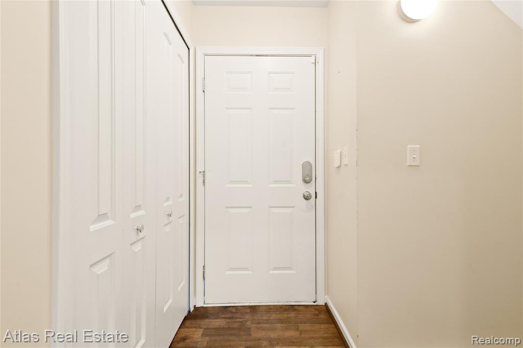 4028 Grand Oaks Court, Burton, MI 48519 — Photo 44