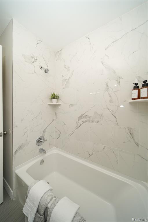 19348 Woodcrest Street, Harper Woods, MI 48225 — Photo 37