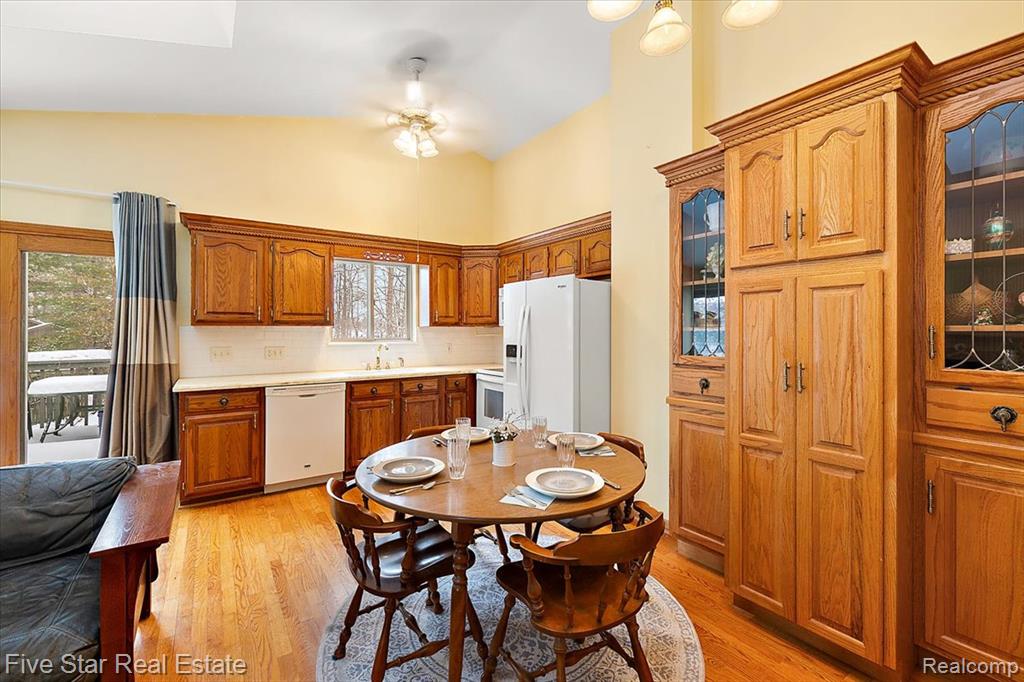 6586 Pontiac Lake Road, 1, Waterford, MI 48327 — Photo 16