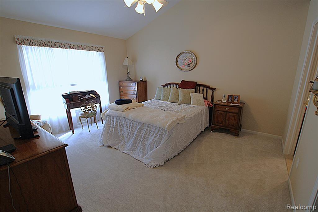 5942 Augusta Lane, Grand Blanc, MI 48439 — Photo 18