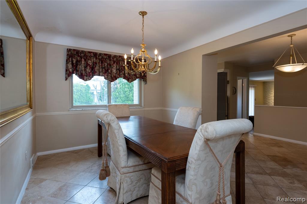 956 Blairmoor Court, Grosse Pointe Woods, MI 48236 — Photo 7