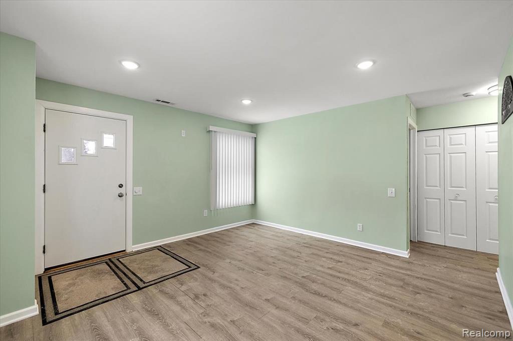 2831 Glenwood Court, Lake Orion, MI — Photo 8