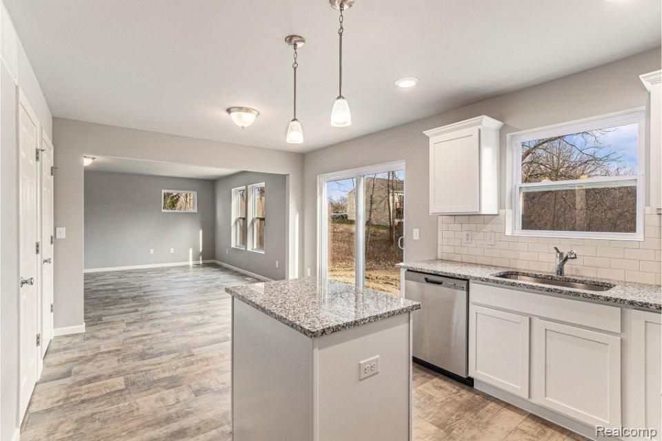 7348 River Rock Drive, Davison, MI 48423 — Photo 7