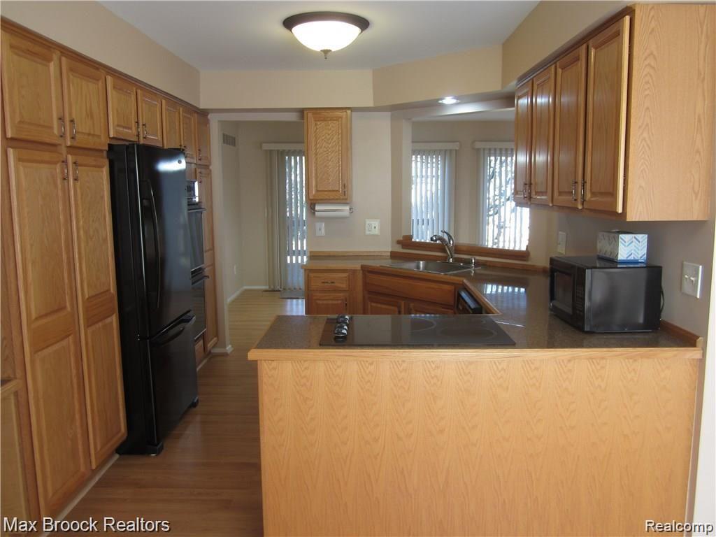4250 BRECKENRIDGE Drive, West Bloomfield, MI — Photo 5